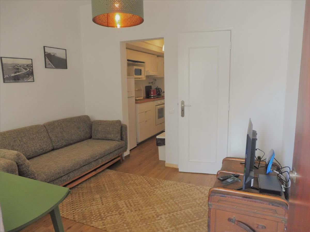 Sunny House Apartment Parede Luaran gambar